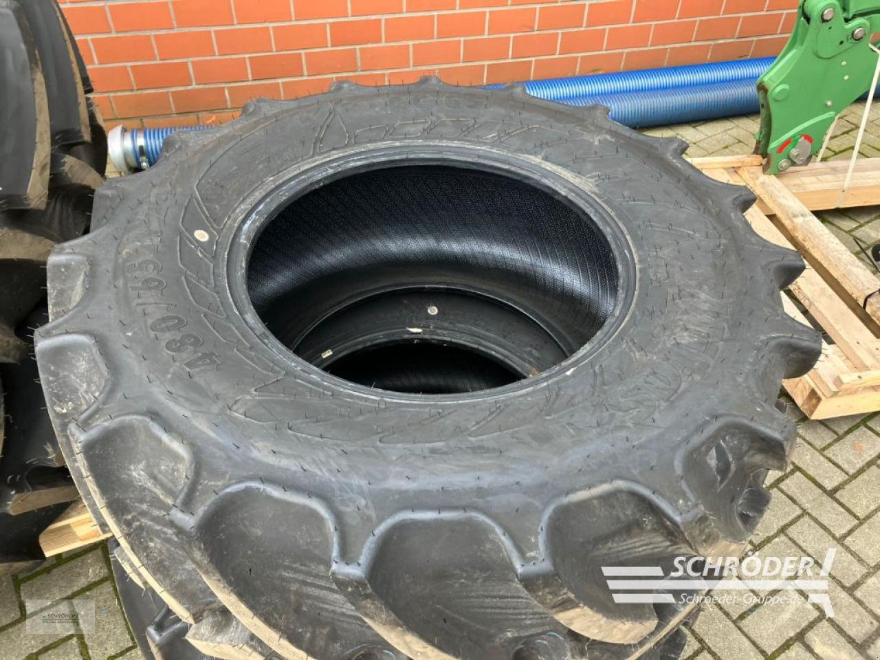 Reifen typu Mitas 480/65 R24 + 600/65 R34, Neumaschine v Twistringen (Obrázek 3)