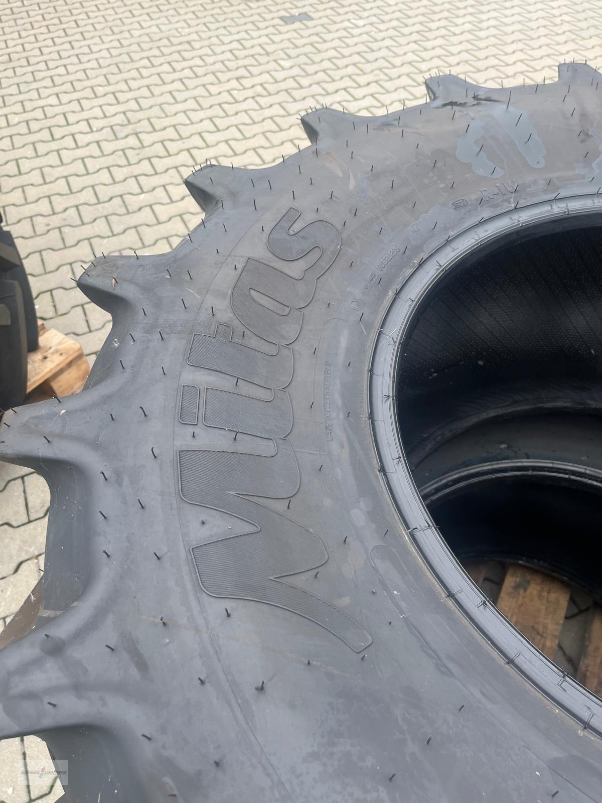 Reifen tipa Mitas 480/70R24 HC70, Neumaschine u Treuchtlingen (Slika 11)