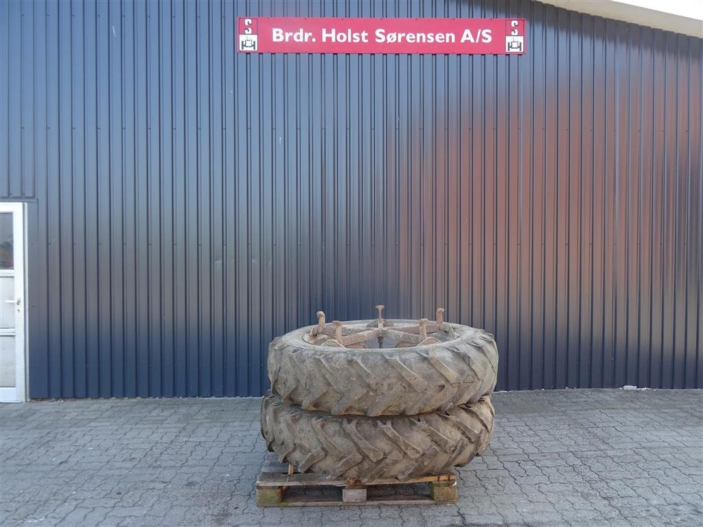 Reifen van het type Molcon 13,6x38 5 arme, Gebrauchtmaschine in Ribe (Foto 1)