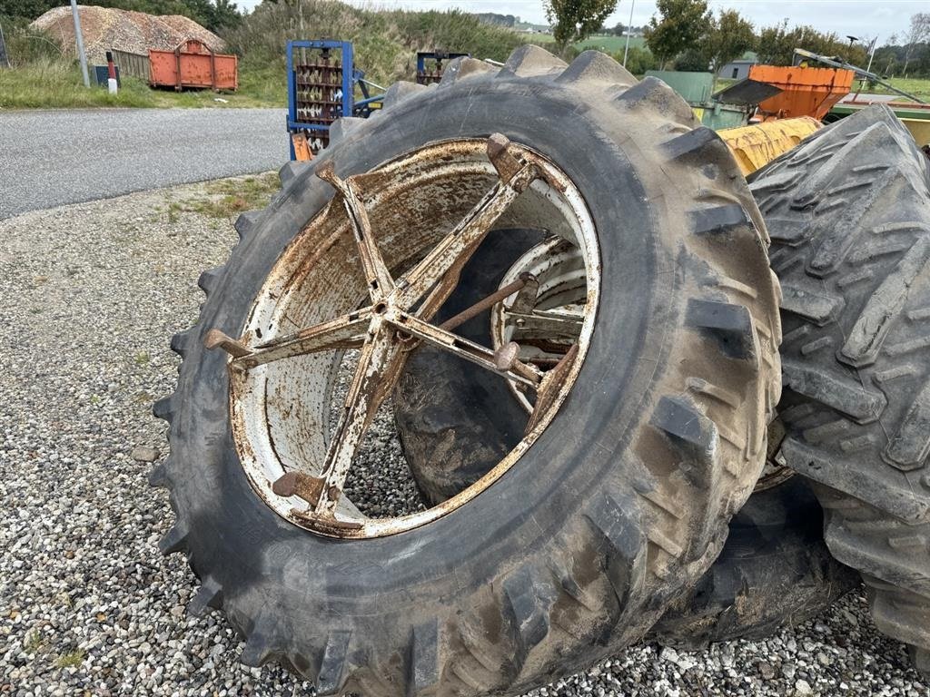 Reifen typu Molcon 16,9x38, Gebrauchtmaschine v Hadsten (Obrázek 3)