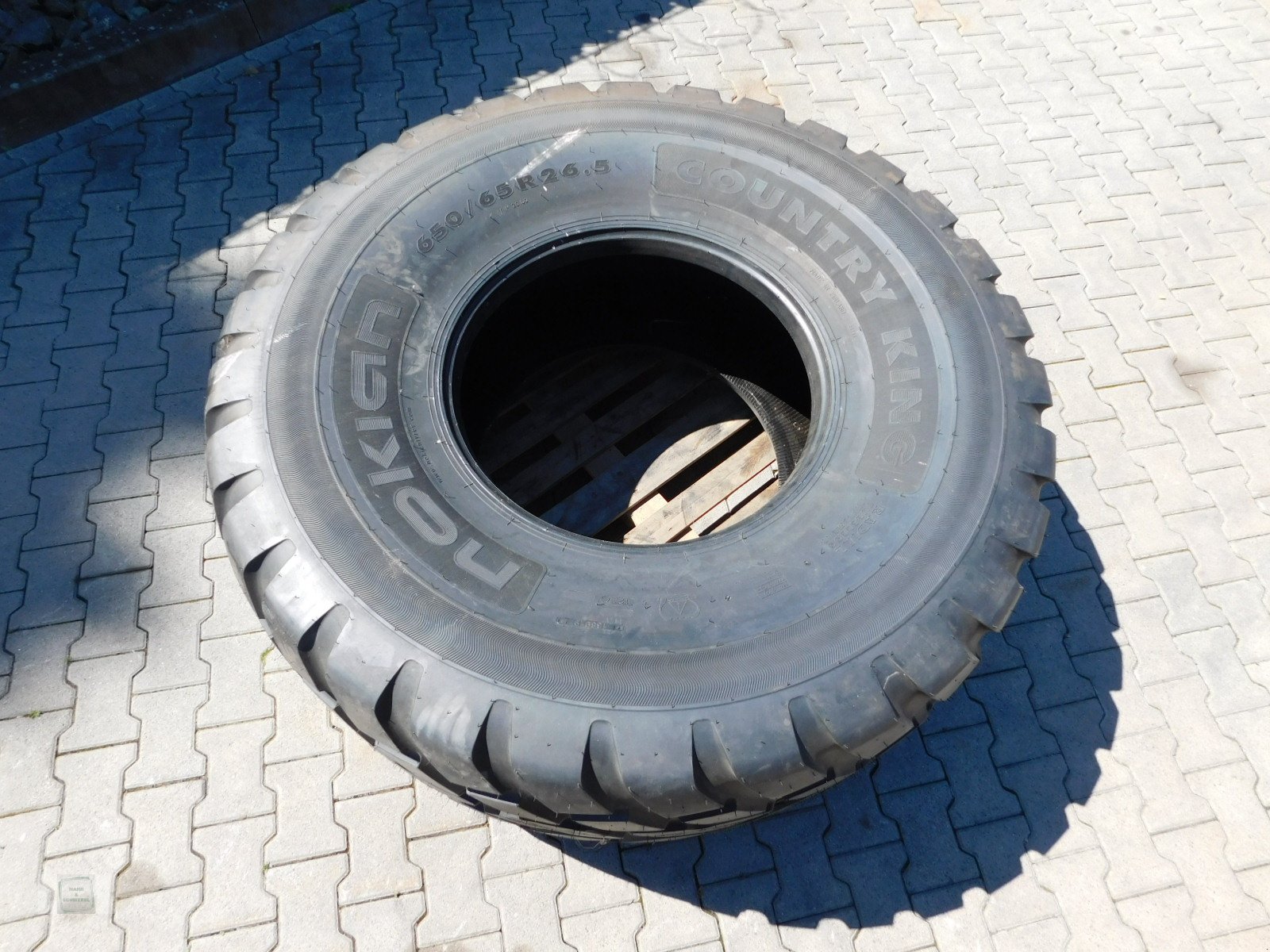 Reifen des Typs Nokian 650/65R26.5 Country King, Neumaschine in Gross-Bieberau (Bild 2)