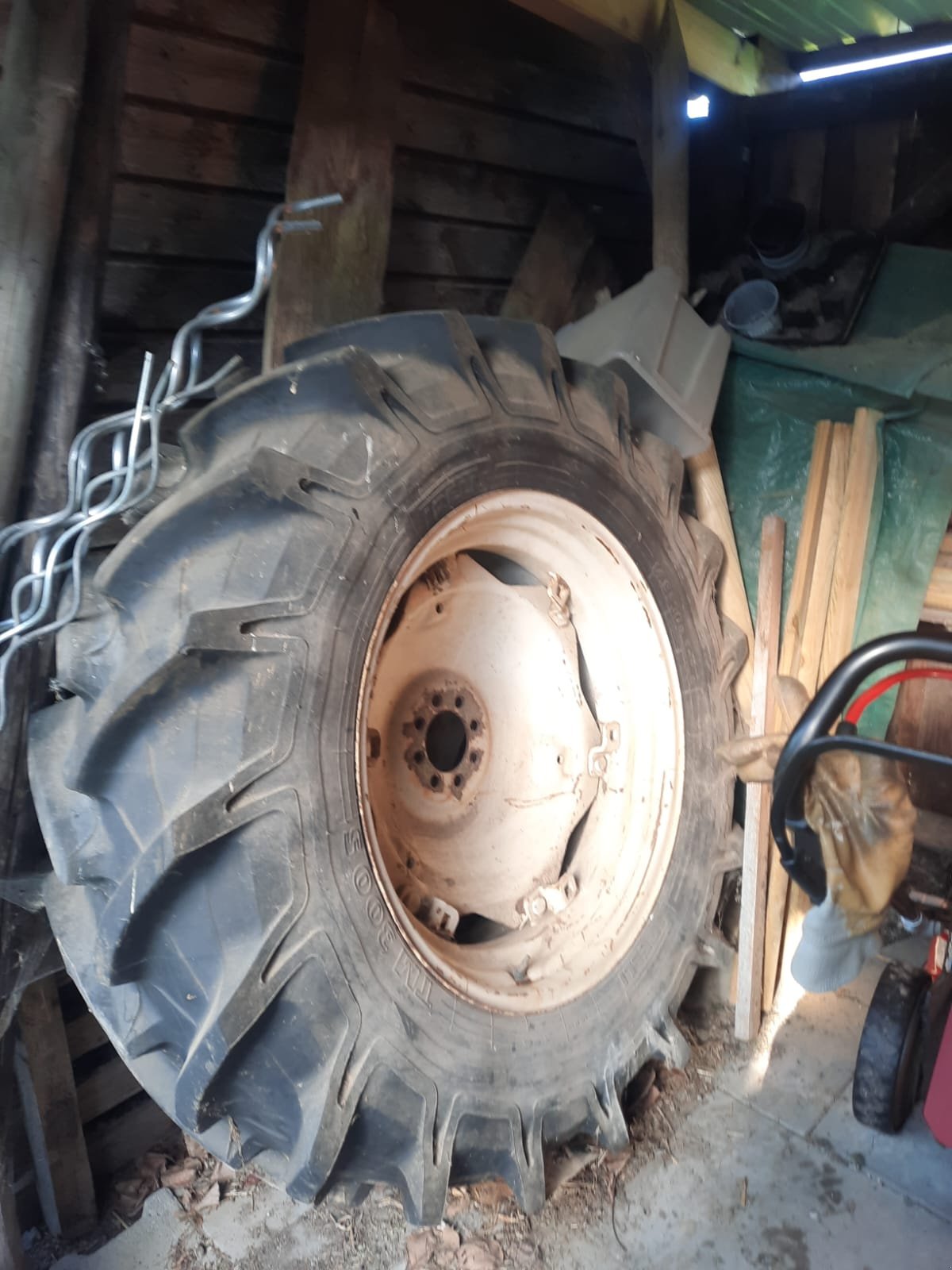 Reifen tipa Pirelli 14.9 R30, Gebrauchtmaschine u Bad Schussenried (Slika 1)