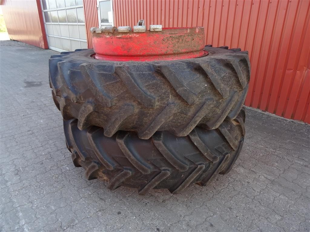 Reifen des Typs Pirelli 18.4/38, Gebrauchtmaschine in Ribe (Bild 2)