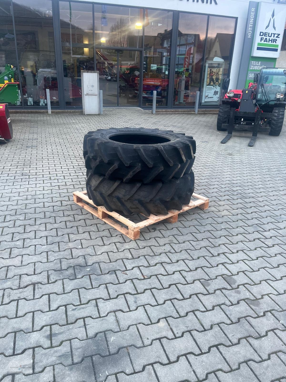 Reifen tip Pirelli 380/70 R28, Neumaschine in Treuchtlingen (Poză 5)