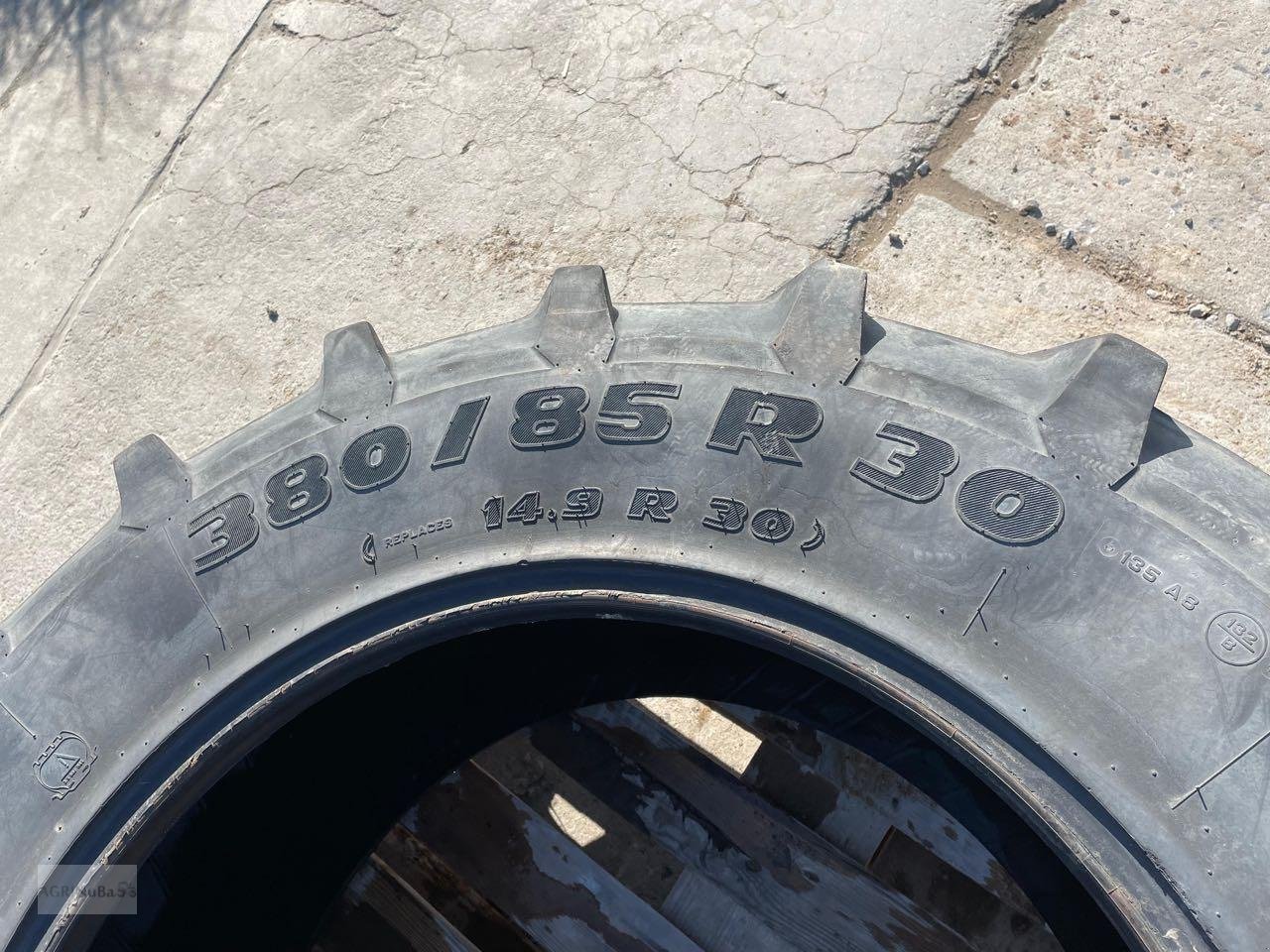 Reifen typu Pirelli 380/85R30, Gebrauchtmaschine w Prenzlau (Zdjęcie 5)