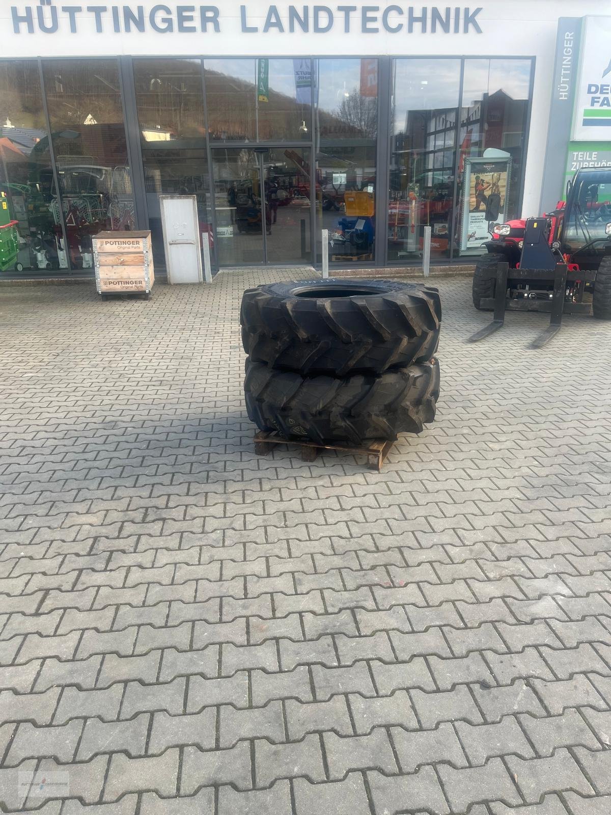 Reifen typu Pirelli 420/70 R24, Gebrauchtmaschine v Treuchtlingen (Obrázek 1)