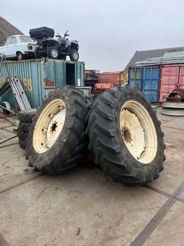 Reifen от тип Pirelli 480\70 R38 TM 700, Gebrauchtmaschine в Callantsoog (Снимка 1)