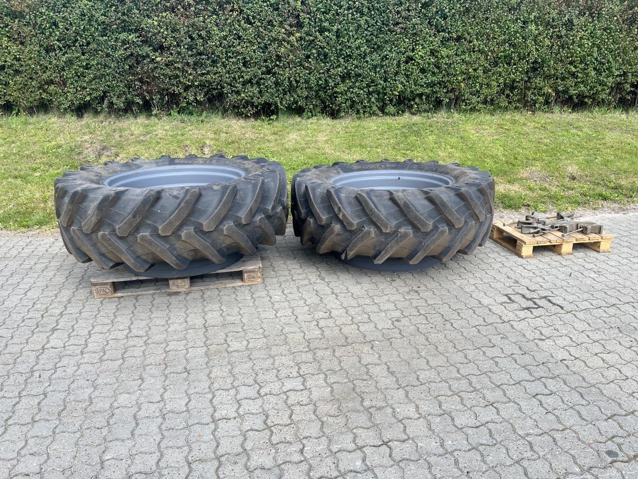 Reifen des Typs Pirelli 520/70R38, Gebrauchtmaschine in Toftlund (Bild 1)