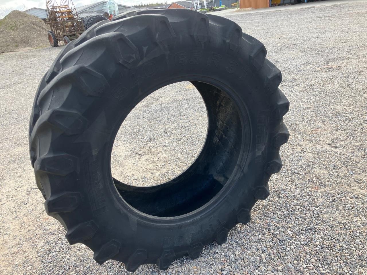 Reifen du type Pirelli 540/65 R30, Gebrauchtmaschine en Tim (Photo 1)