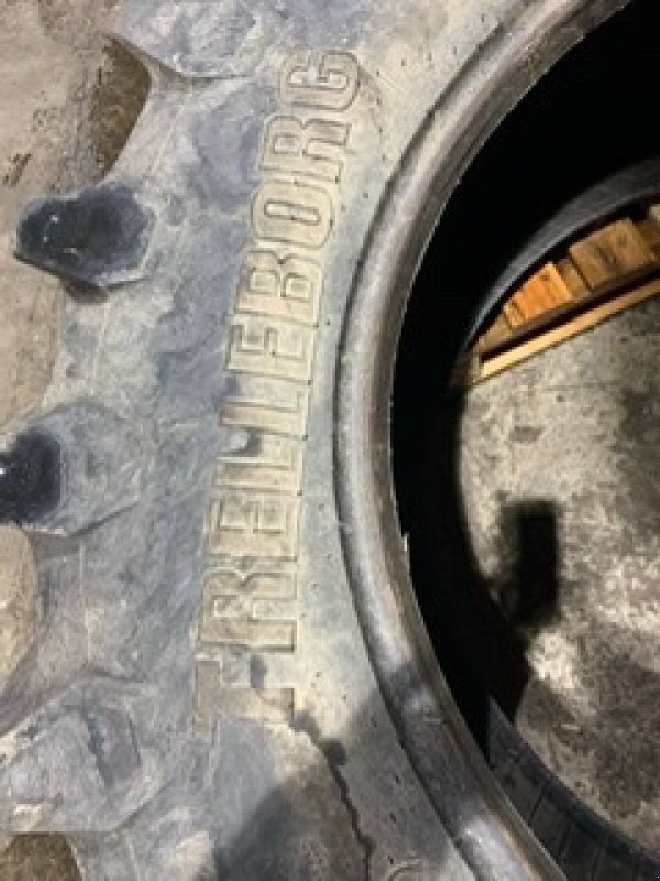 Reifen a típus Pirelli 540/65R34, Gebrauchtmaschine ekkor: VERNOUX EN VIVARAIS (Kép 3)