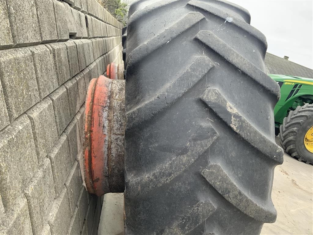 Reifen tip Pirelli 710/70 R38 Forkrøbbet til 32 “, Gebrauchtmaschine in Skørping (Poză 3)