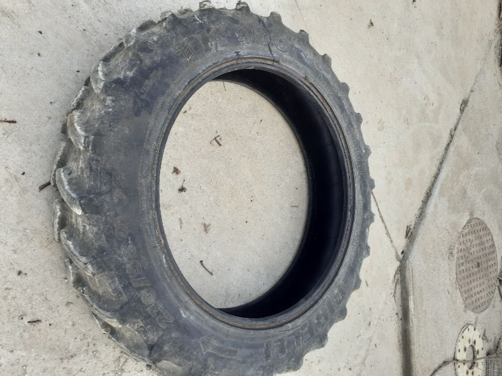 Reifen typu Pirelli Agri, Gebrauchtmaschine w Montpellier (Zdjęcie 2)