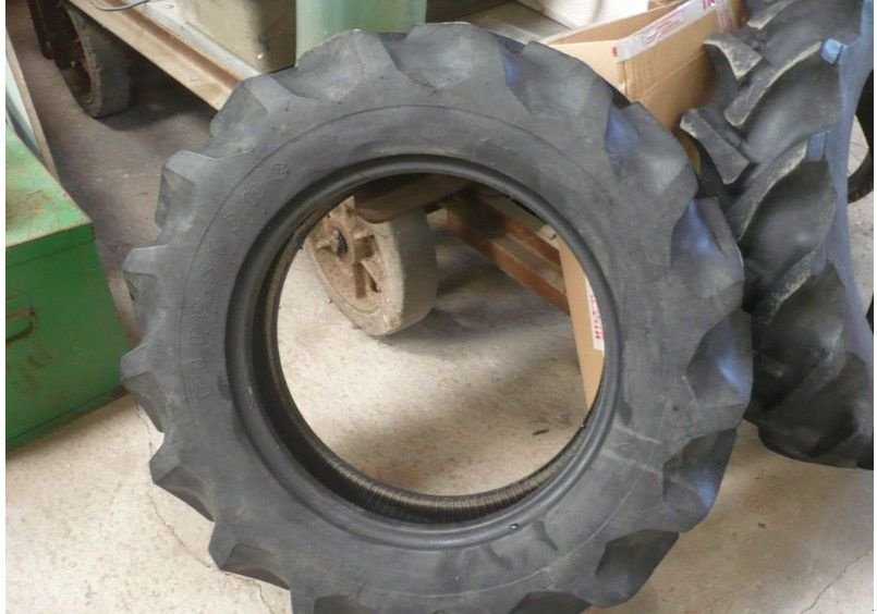 Reifen typu Pirelli AGRI, Gebrauchtmaschine v Montpellier (Obrázok 2)