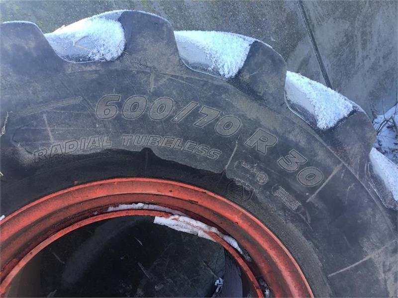 Reifen typu Pirelli Tvilling Mont  600/70 R30, Gebrauchtmaschine w Mern (Zdjęcie 3)