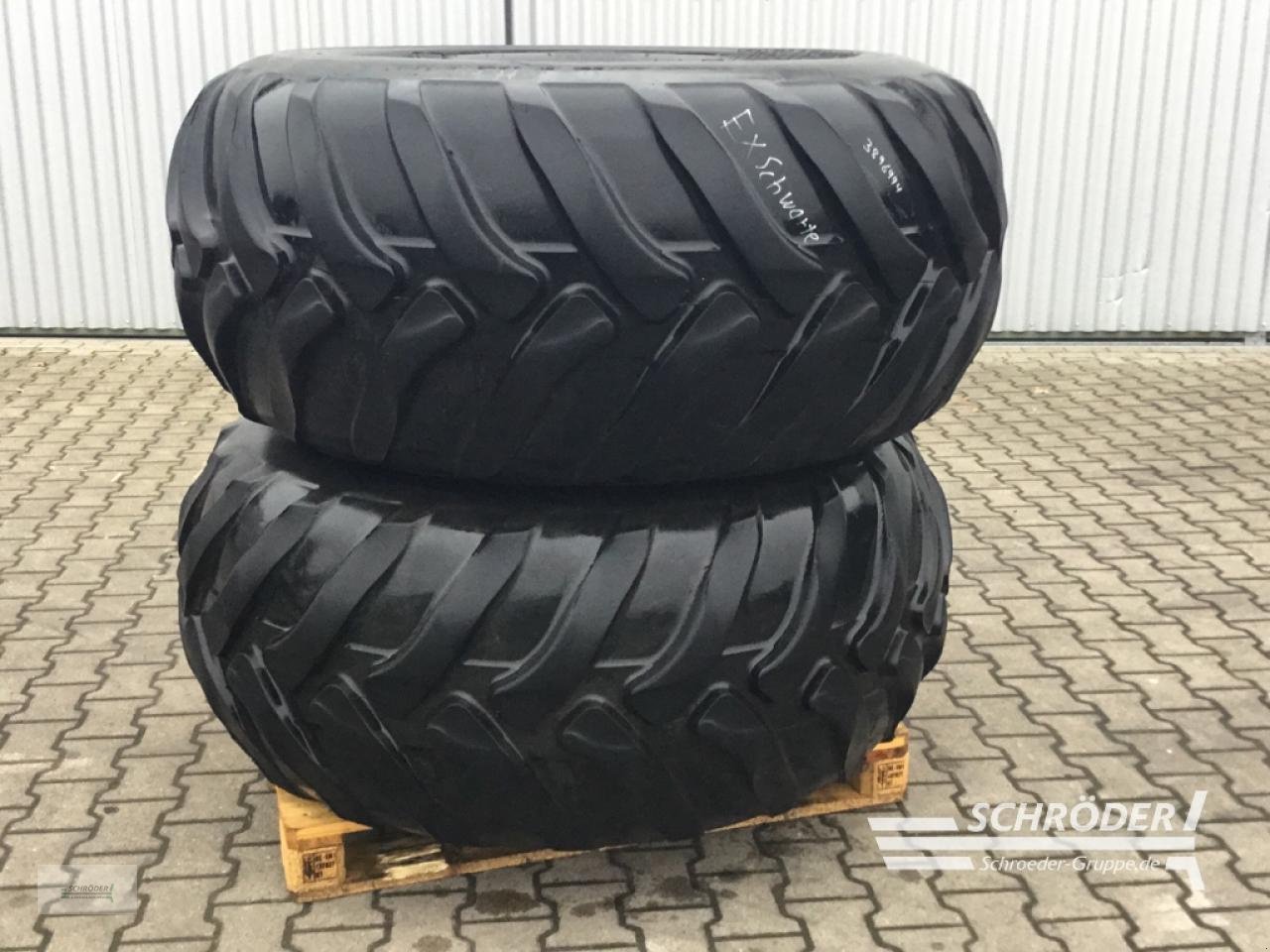 Reifen des Typs Sonstige 800/65 R32 + 600/60-30.5, Gebrauchtmaschine in Lastrup (Bild 2)