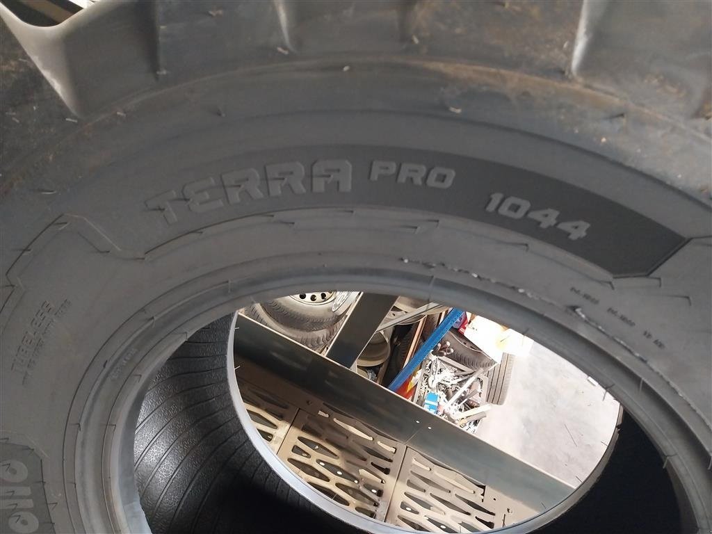 Reifen Türe ait Sonstige Apollo 400/70R20 Terra Pro 1044, Gebrauchtmaschine içinde Danmark (resim 2)