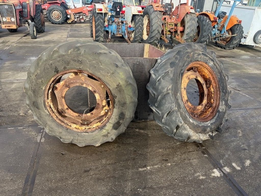 Reifen des Typs Sonstige Goodyear 14.9 R28, Gebrauchtmaschine in Callantsoog (Bild 1)