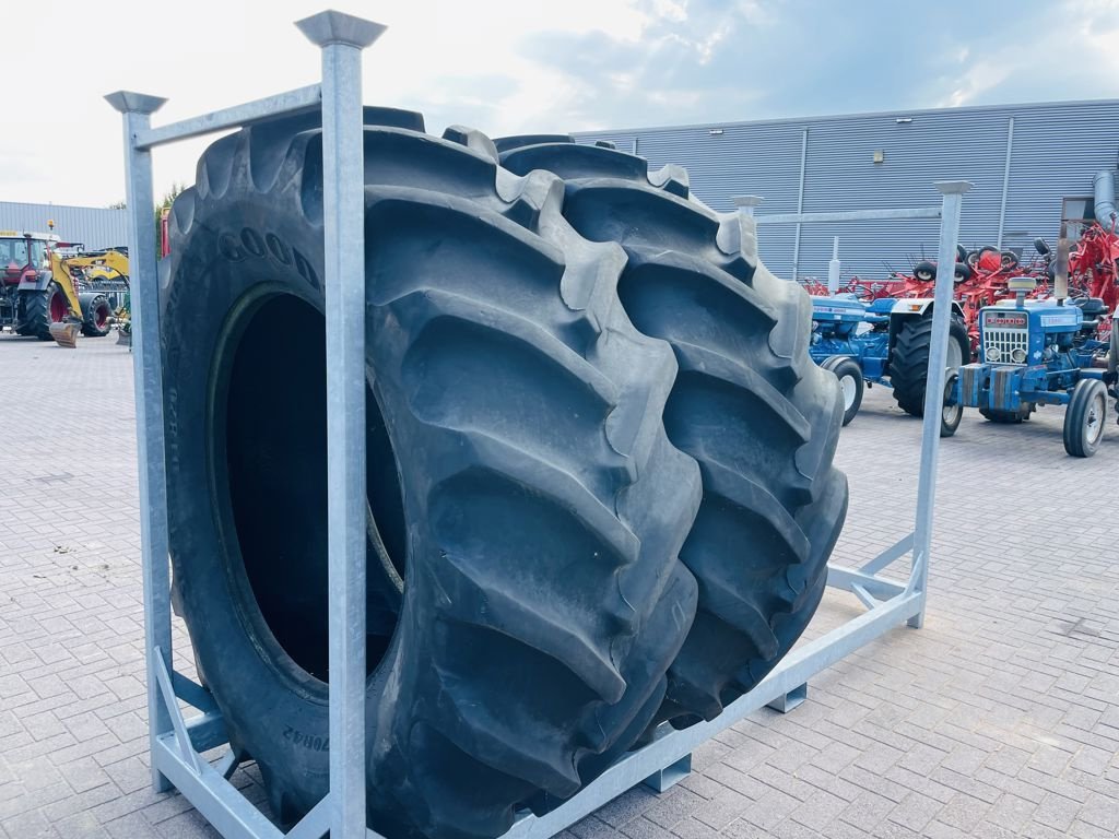 Reifen tip Sonstige Goodyear 710/70R42 Set banden, Gebrauchtmaschine in BOEKEL (Poză 5)