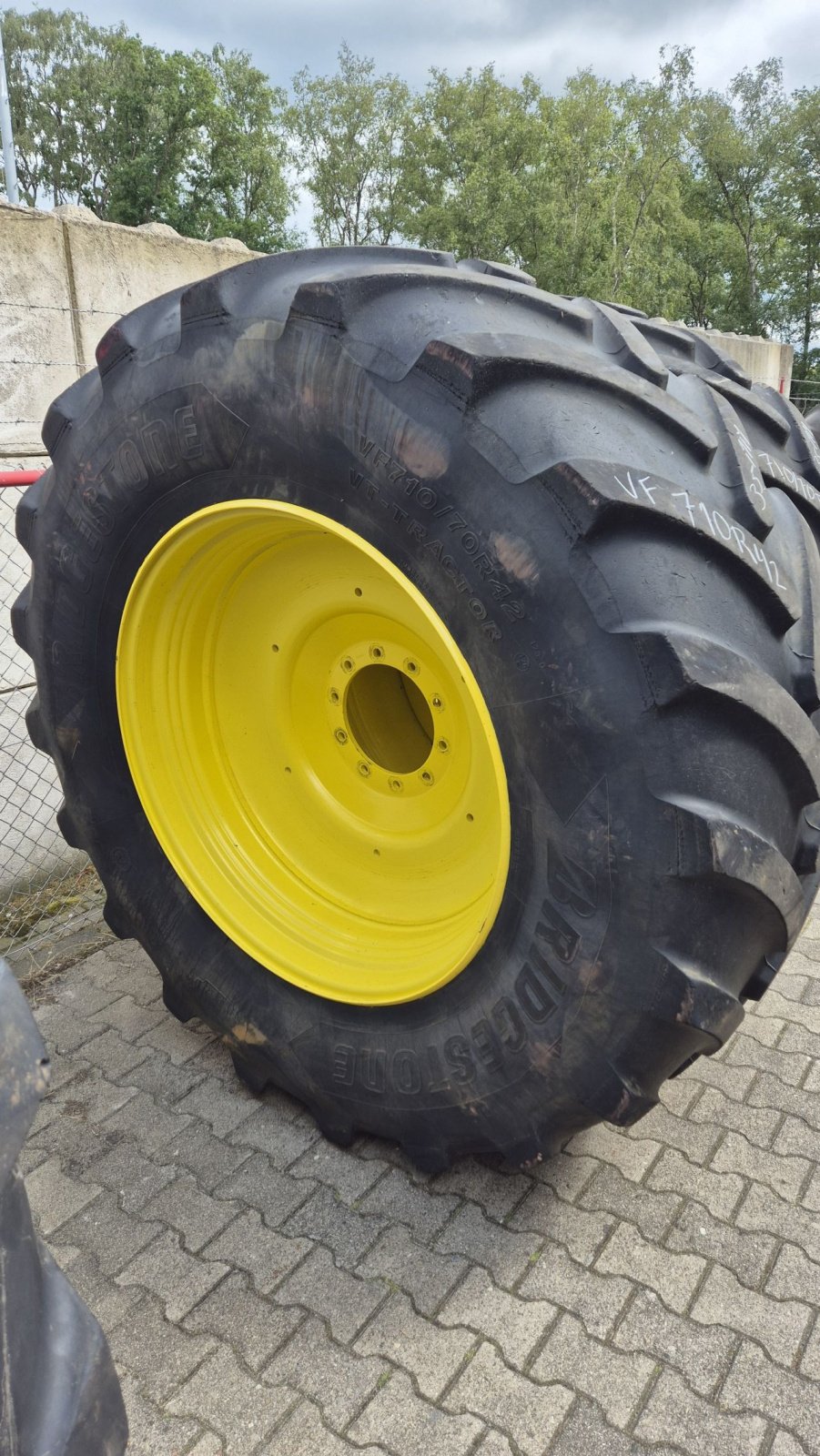 Reifen of the type Sonstige JOHN DEERE wielen met Bridgestone banden VF710/70R42, Gebrauchtmaschine in Schoonebeek (Picture 3)