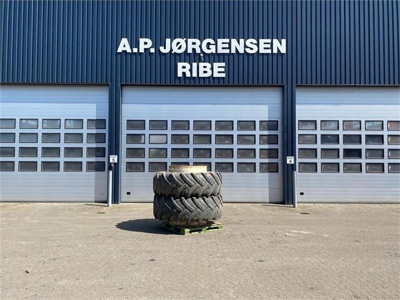 Reifen del tipo Sonstige Kleber 620/70R42 8 låse medfølger, Gebrauchtmaschine In Ribe (Immagine 1)