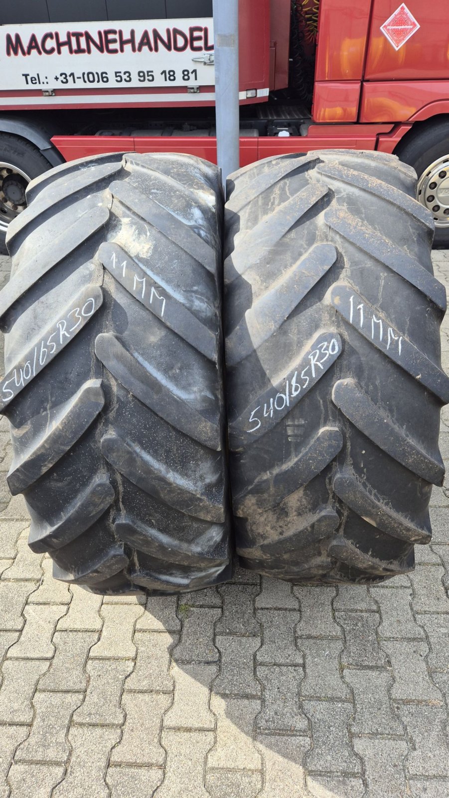 Reifen от тип Sonstige Michelin banden op JOHN DEERE 540/65R30 11mm velg, Gebrauchtmaschine в Schoonebeek (Снимка 4)