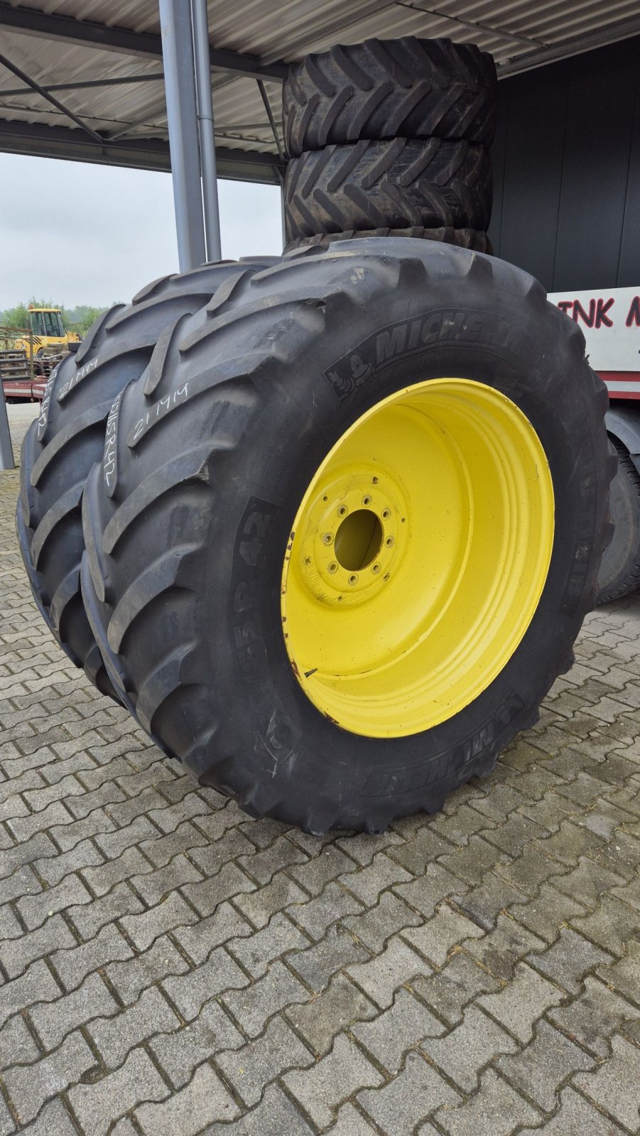 Reifen typu Sonstige MICHELIN MULTIBIB 650/65R42 op John Deere velgen, Gebrauchtmaschine v Schoonebeek (Obrázek 2)