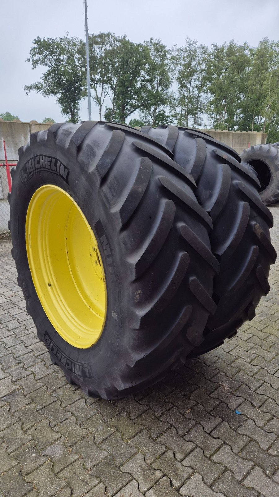 Reifen typu Sonstige MICHELIN MULTIBIB 650/65R42 op John Deere velgen, Gebrauchtmaschine w Schoonebeek (Zdjęcie 3)