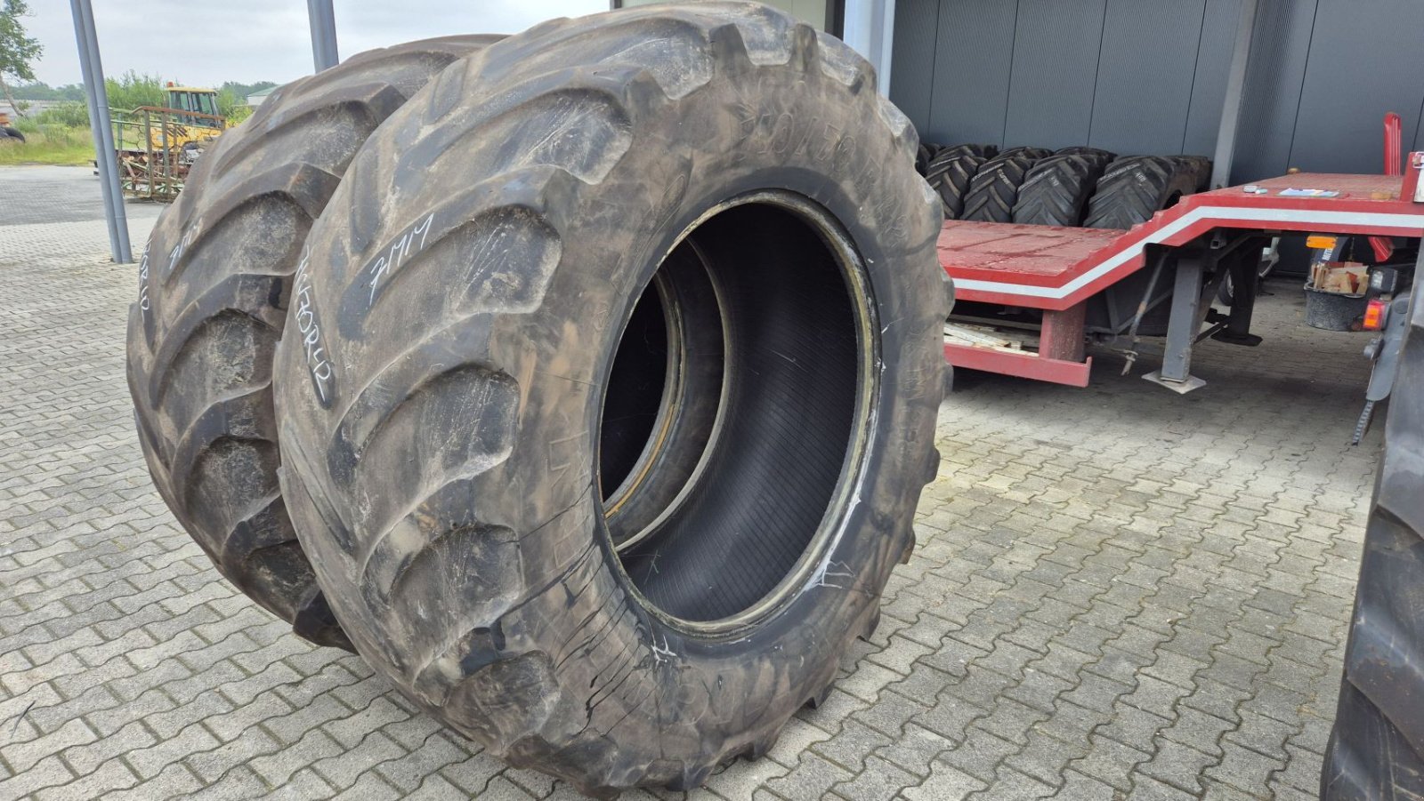 Reifen от тип Sonstige MICHELIN XM28, Gebrauchtmaschine в Schoonebeek (Снимка 1)