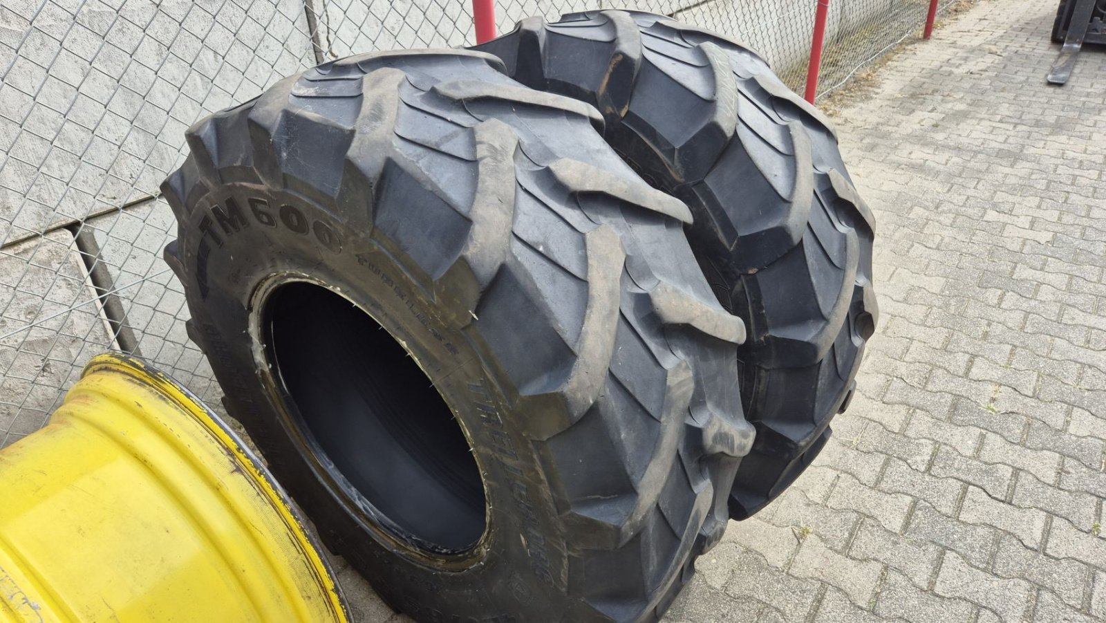 Reifen του τύπου Sonstige Trelleborg TM600 420/85R24, Gebrauchtmaschine σε Schoonebeek (Φωτογραφία 2)