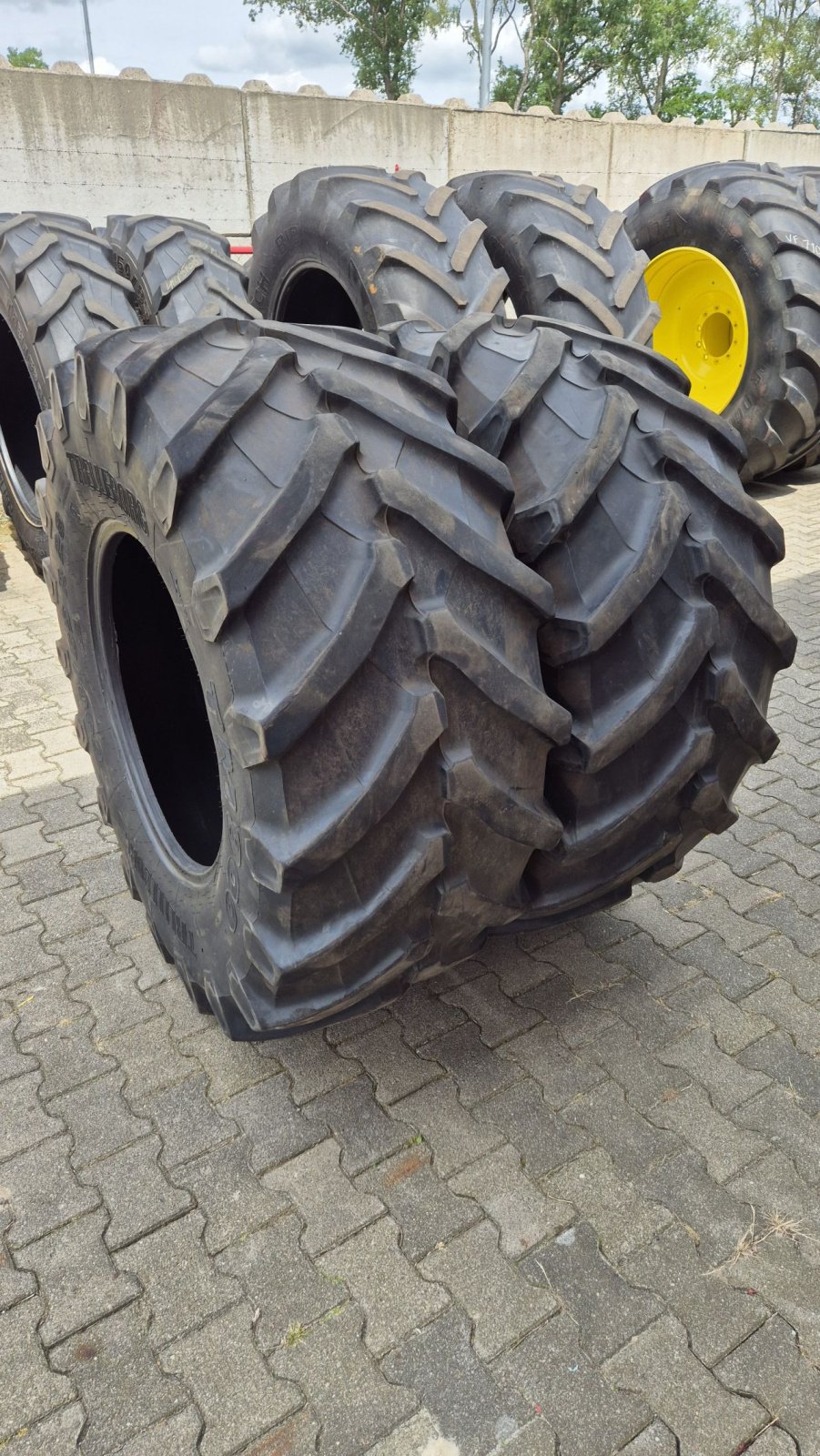 Reifen типа Sonstige Trelleborg TM800 600/65R28 banden 27mm, Gebrauchtmaschine в Schoonebeek (Фотография 3)