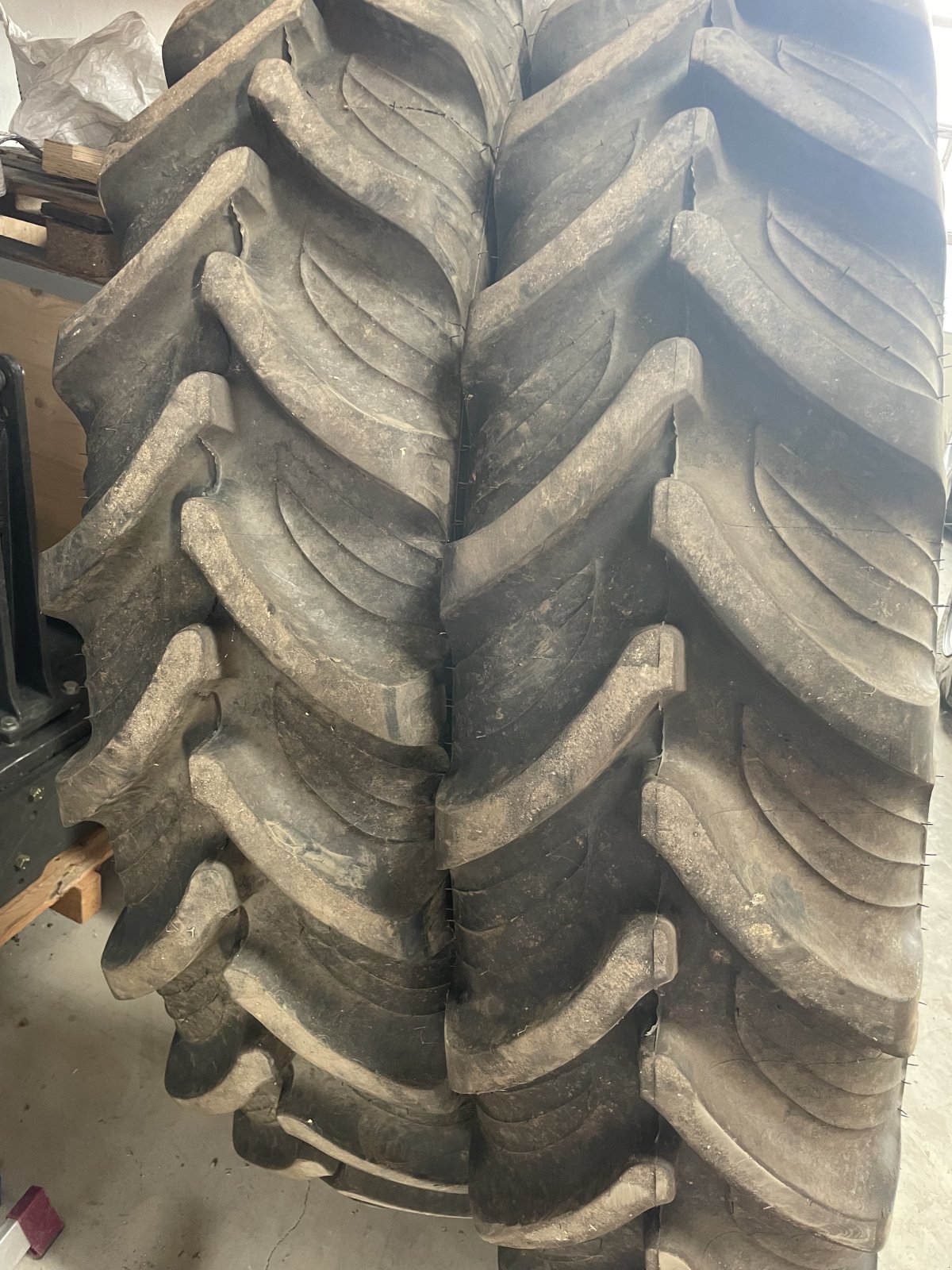 Reifen tipa Taurus 340/85R48, Gebrauchtmaschine u Germering (Slika 1)