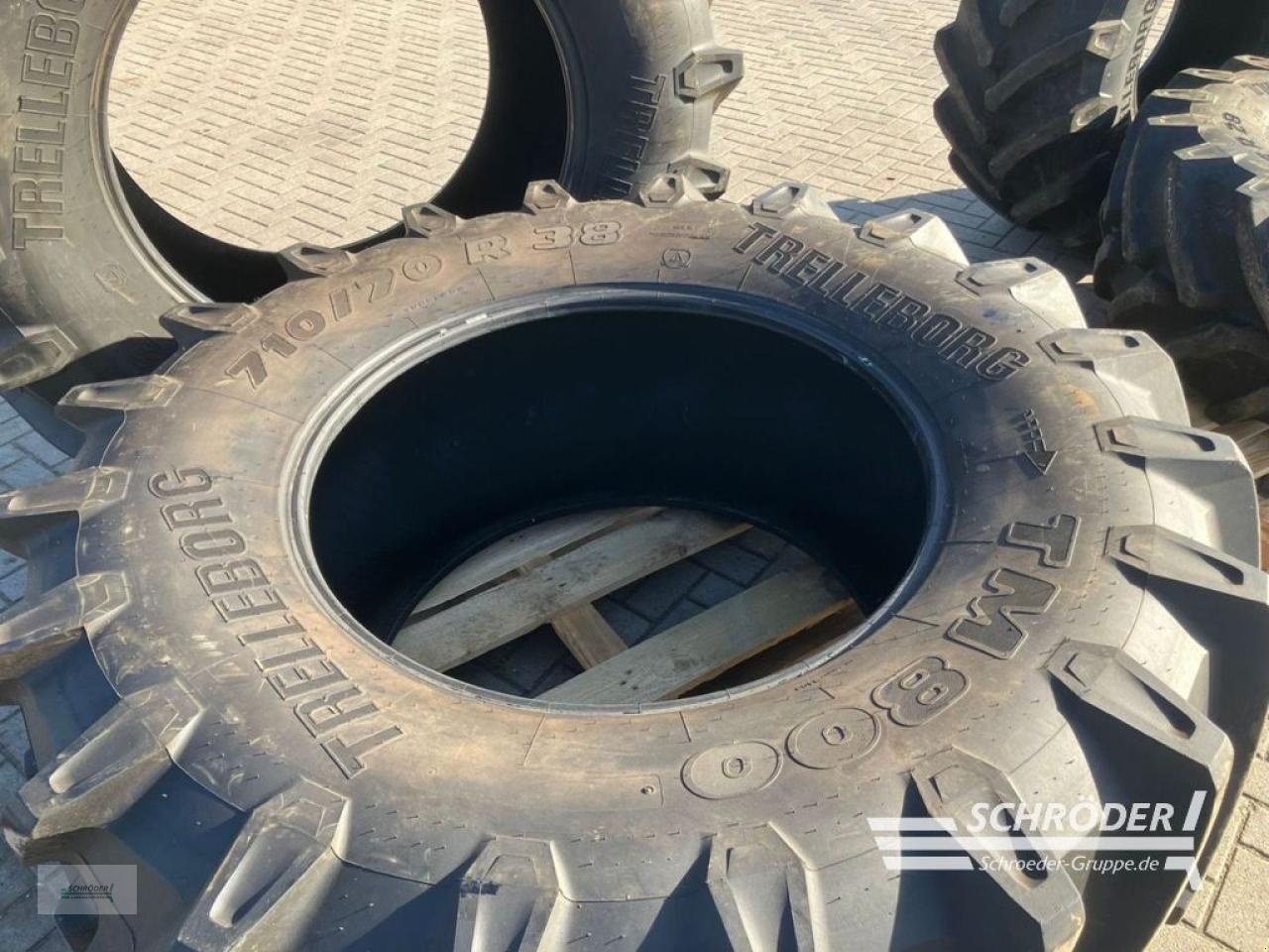 Reifen του τύπου Trelleborg 2X 600/65 R 28 + 2X 710/70 R 38, Gebrauchtmaschine σε Wildeshausen (Φωτογραφία 3)