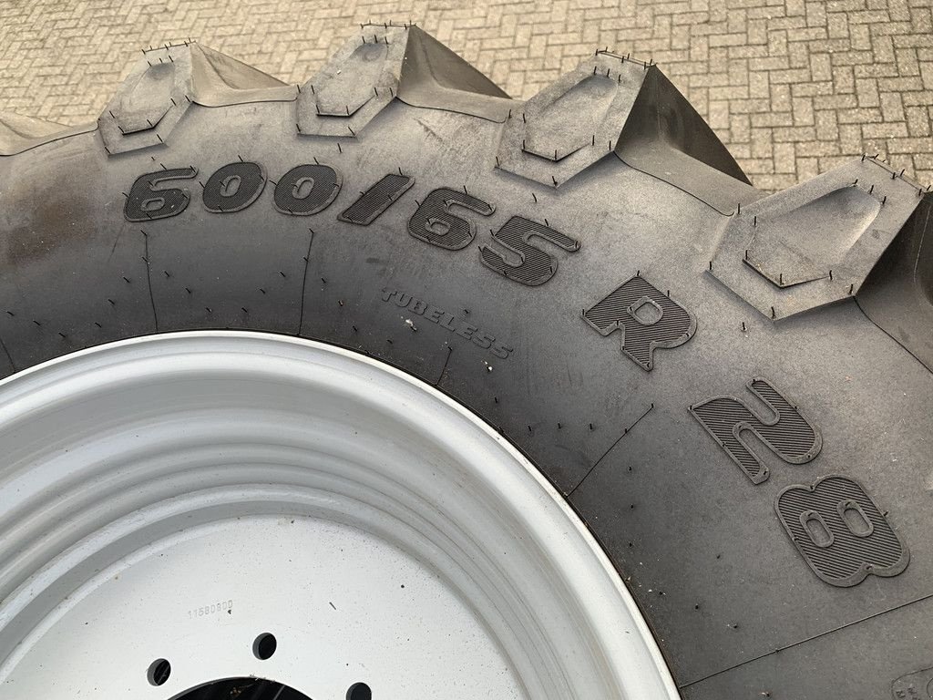 Reifen του τύπου Trelleborg 600/65R28 + 650/65R42 TM 800, Neumaschine σε MARIENHEEM (Φωτογραφία 11)