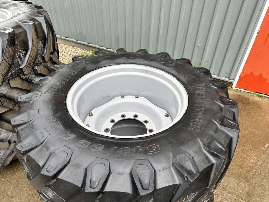 Reifen типа Trelleborg 650/65R38 + 540/65R28 TM 800, Gebrauchtmaschine в MARIENHEEM (Фотография 4)