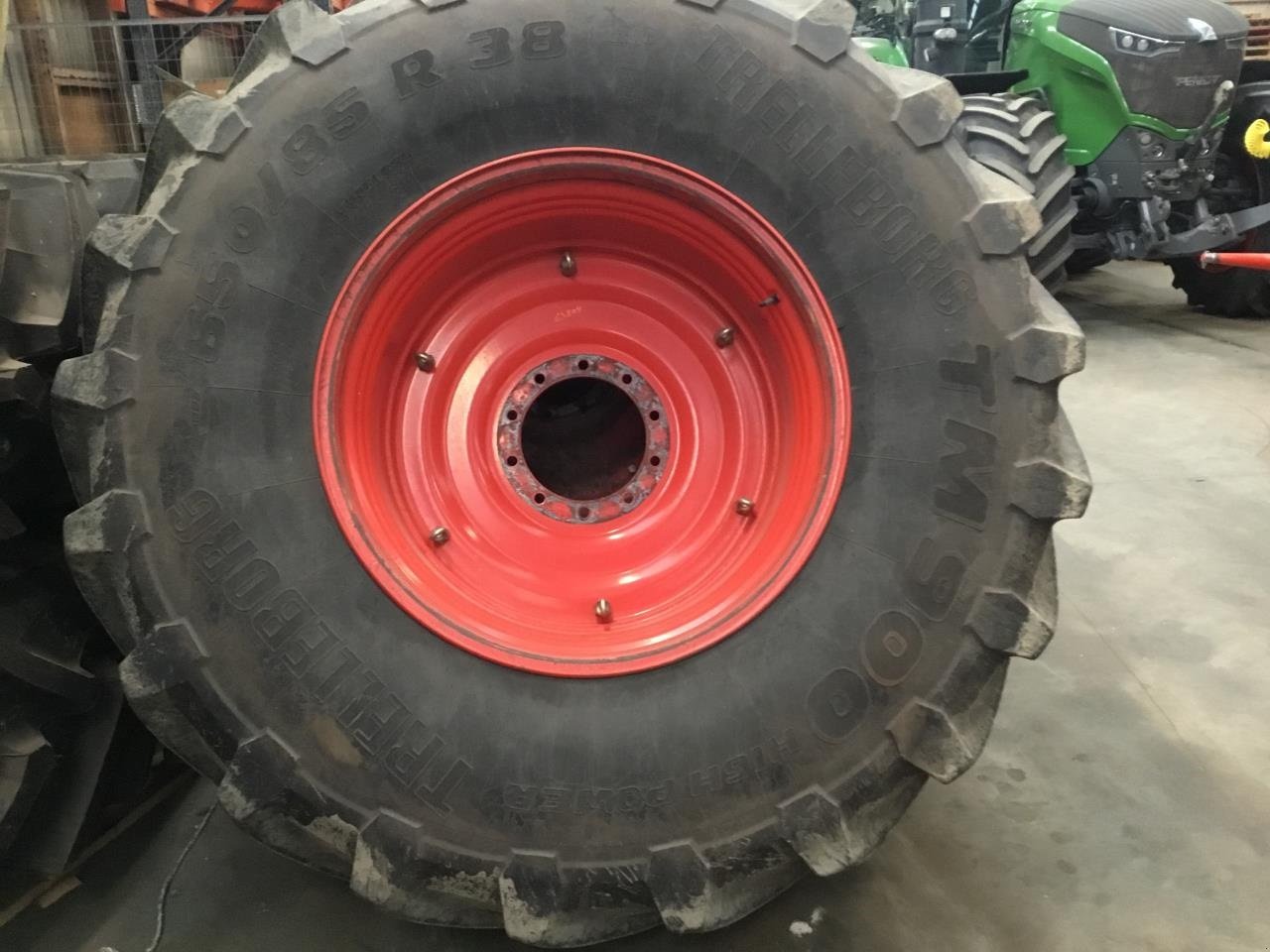 Reifen Türe ait Trelleborg 650/85R38, Gebrauchtmaschine içinde Grindsted (resim 2)