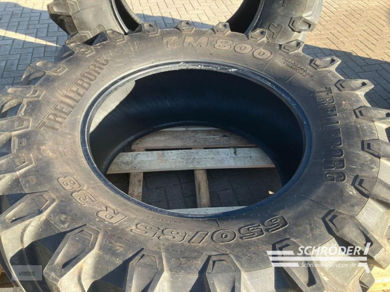 Reifen от тип Trelleborg DECKEN 2X  540/65 R28 UND 2X 650/65 R38, Gebrauchtmaschine в Twistringen (Снимка 4)