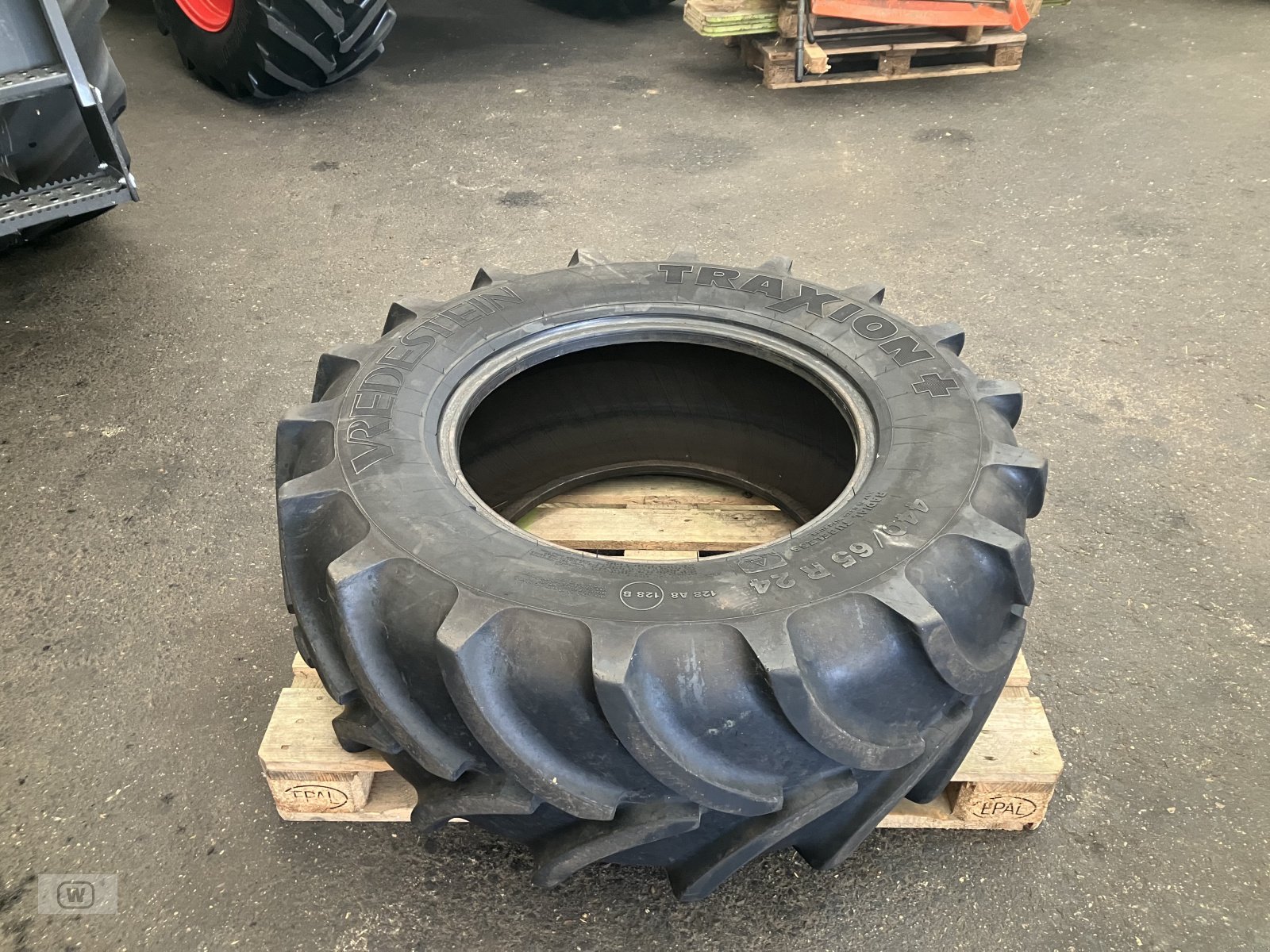 Reifen tipa Vredestein 440/65 R24, Gebrauchtmaschine u Zell an der Pram (Slika 1)