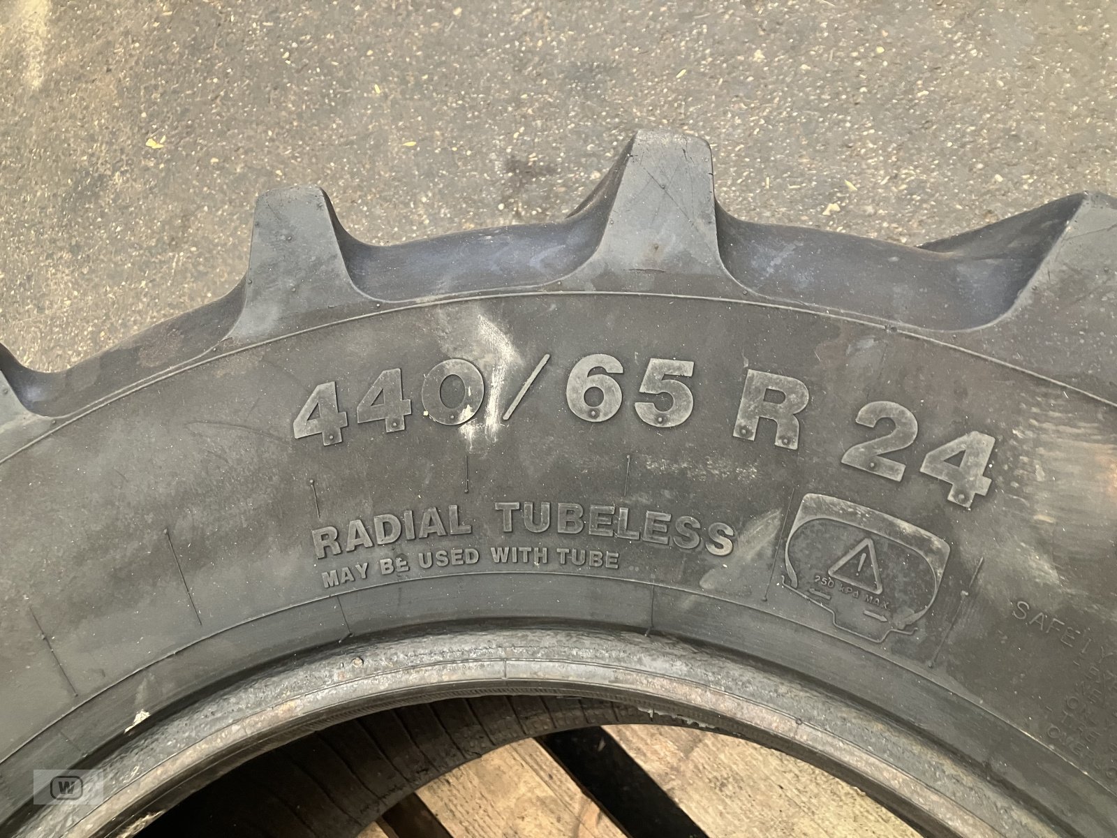 Reifen Türe ait Vredestein 440/65 R24, Gebrauchtmaschine içinde Zell an der Pram (resim 9)