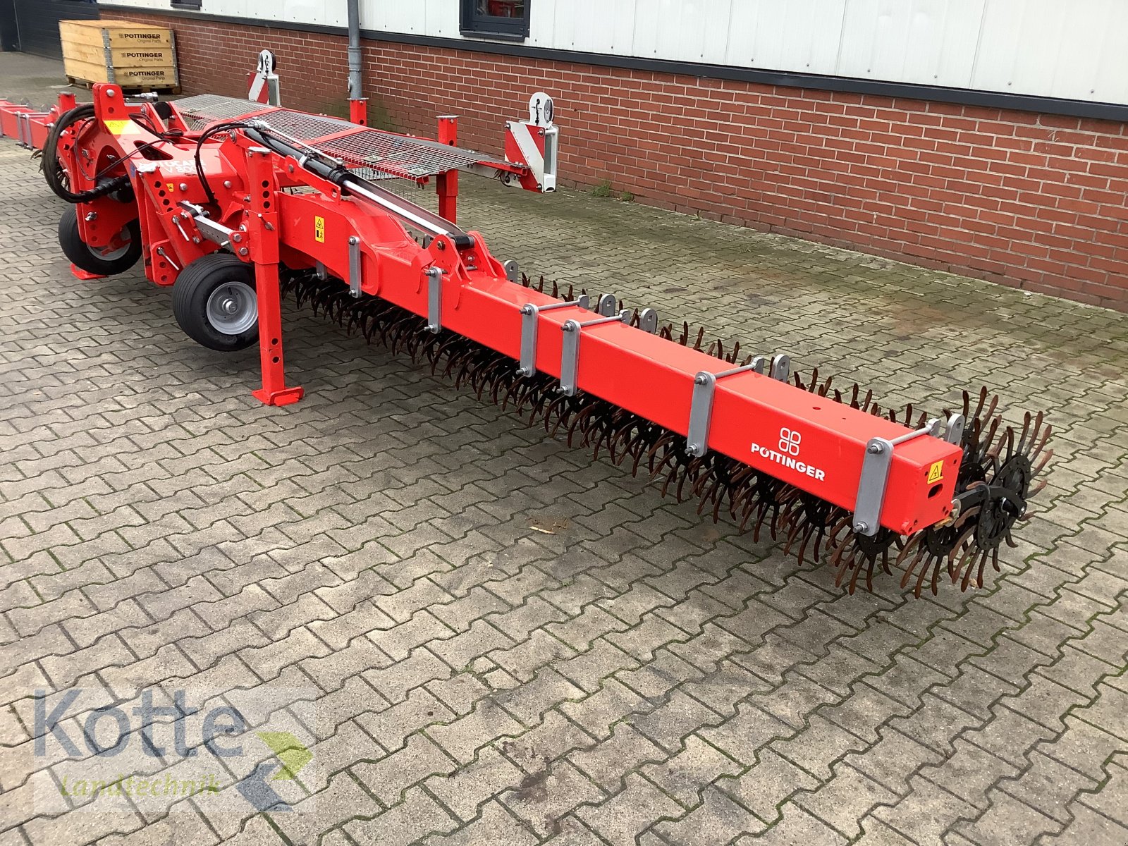 Rollhacke du type Pöttinger Rotocare v 8000, Gebrauchtmaschine en Rieste (Photo 1)