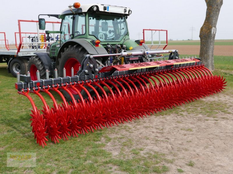 Rotorstriegel del tipo Sonstige Madara Sunrise Rollhacke 5,8 m, Rollstriegel (Lagermaschine), Neumaschine In Ditzingen