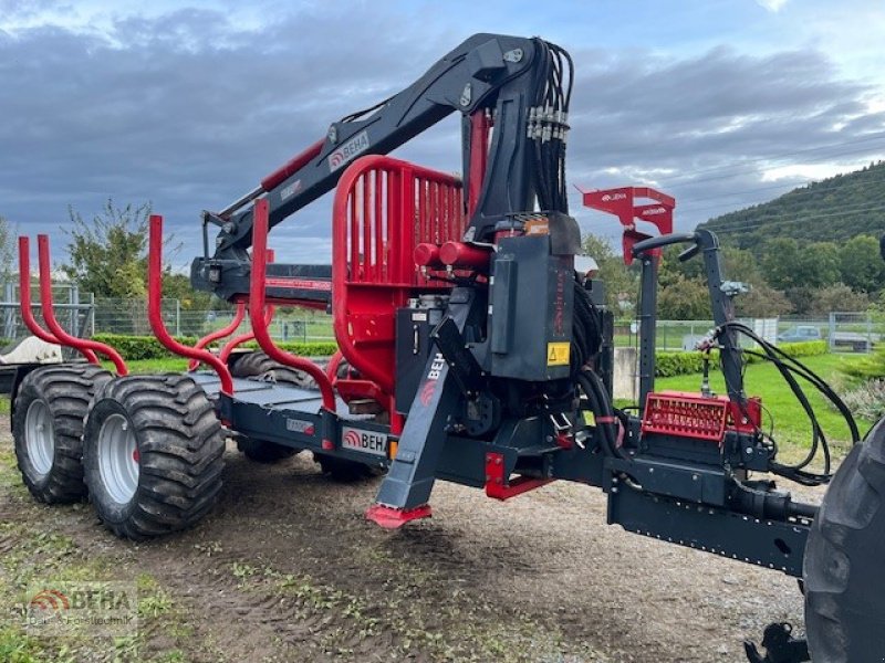 Rückewagen & Rückeanhänger del tipo BEHA Gebr. T1100 mit 8770 Kran, 4-Rad. Druckluft 40 Km/h, HBC-Funkanlage, Stehplatz, 550/45-22,5“ Bereifung, Gebrauchtmaschine en Steinach (Imagen 1)