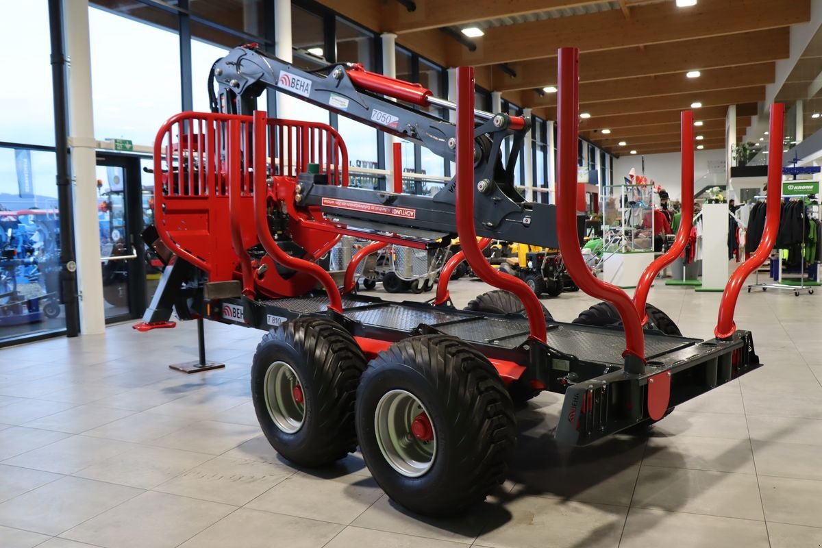 Rückewagen & Rückeanhänger van het type BEHA T810/7050, Neumaschine in Schlitters (Foto 3)