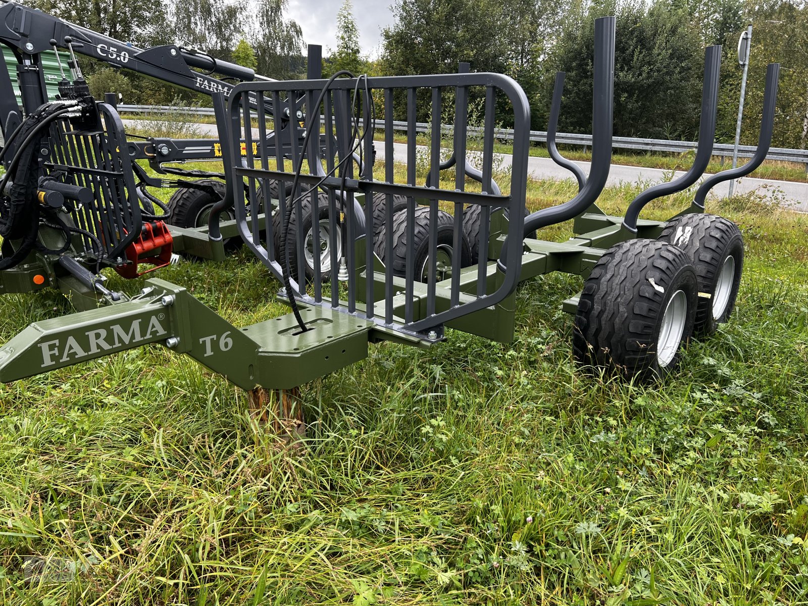 Rückewagen & Rückeanhänger от тип Farma Rückewagen Farma T6, Neumaschine в Regen (Снимка 1)