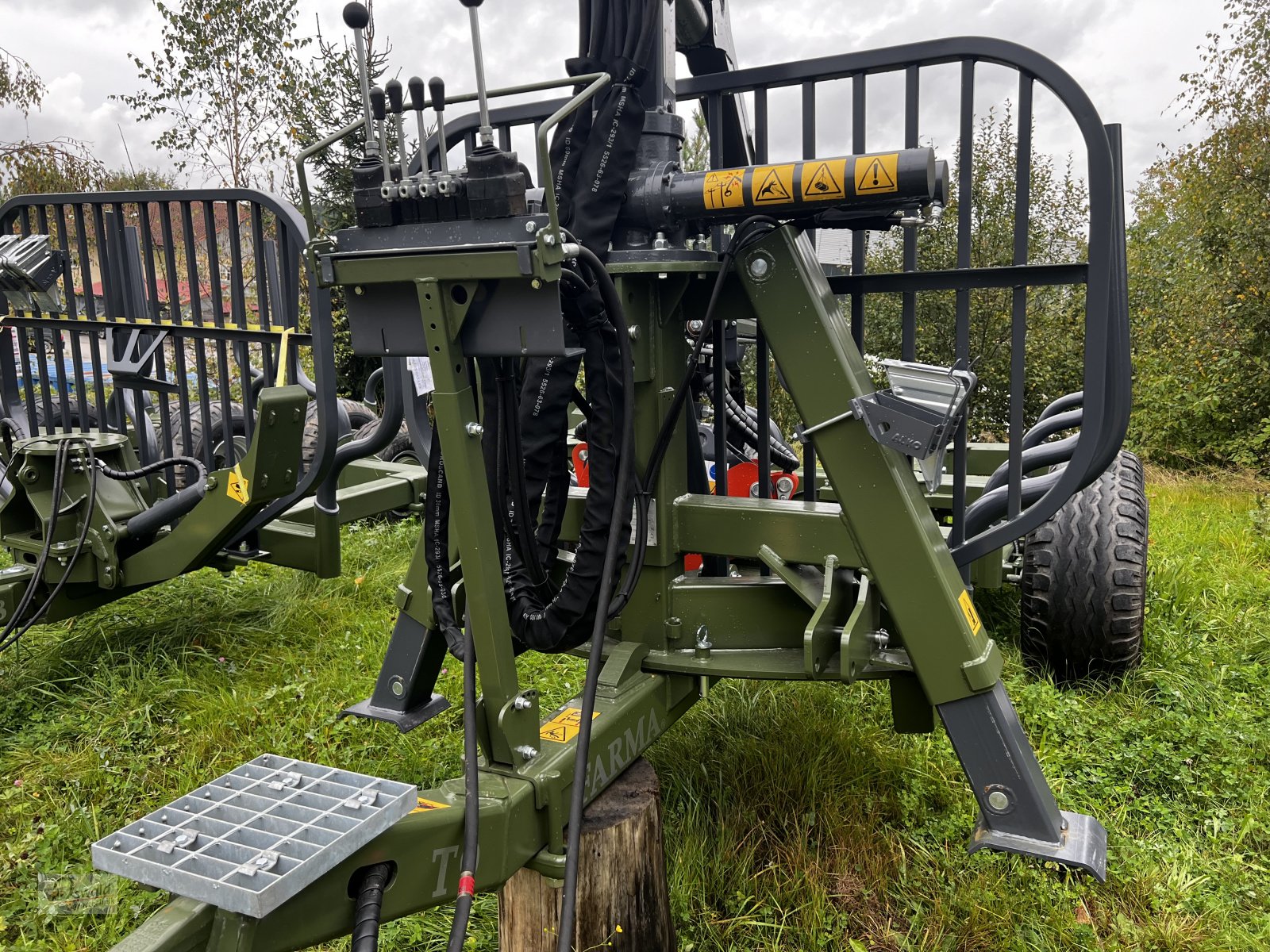 Rückewagen & Rückeanhänger des Typs Farma CT 6,3-9 Rückewagen, Neumaschine in Regen (Bild 2)