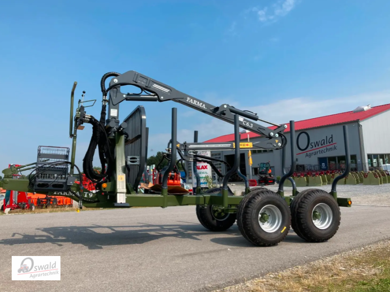 Rückewagen & Rückeanhänger of the type Farma CT 6,3-9, Neumaschine in Regen