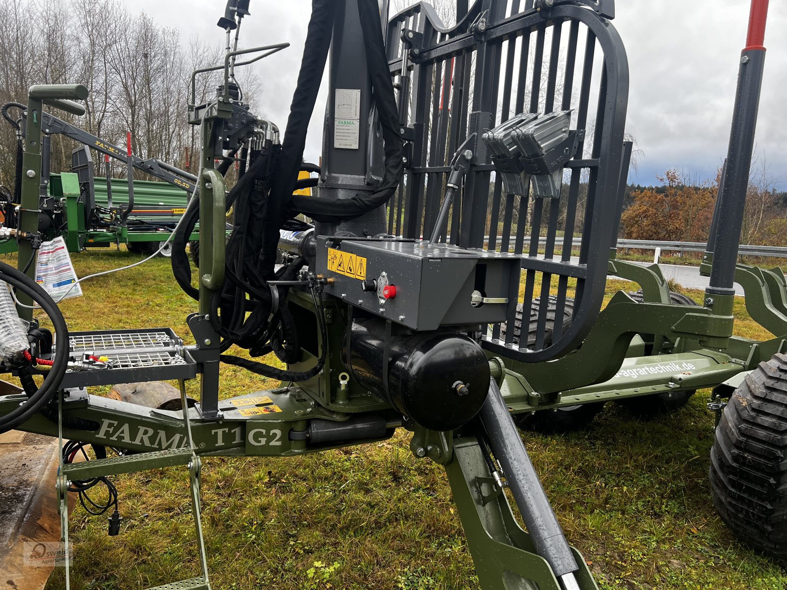 Rückewagen & Rückeanhänger des Typs Farma CT 8,0-12 G2 X-Cel Rückewagen, Neumaschine in Regen (Bild 4)