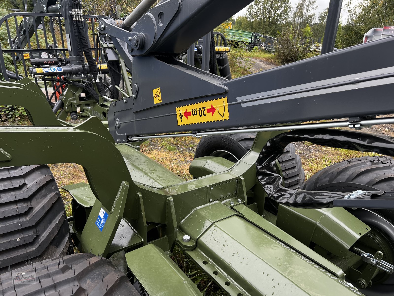 Rückewagen & Rückeanhänger des Typs Farma CT 8,0-12 X-CEL, Neumaschine in Regen (Bild 6)