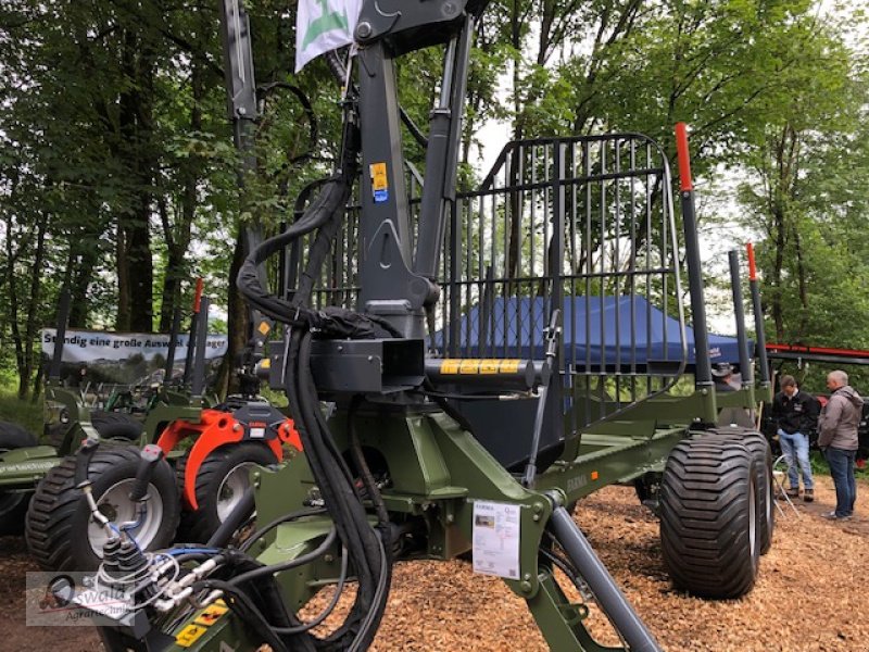 Rückewagen & Rückeanhänger des Typs Farma CT8,5-17, Neumaschine in Regen (Bild 2)