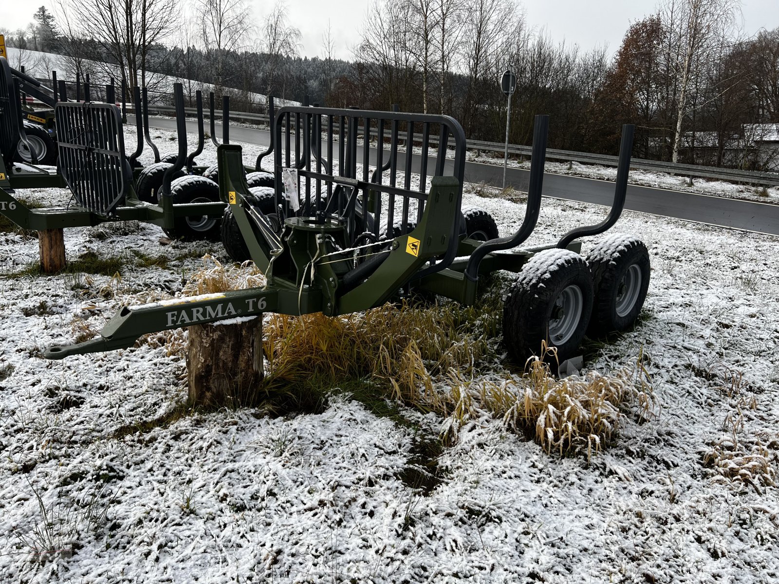 Rückewagen & Rückeanhänger typu Farma T6 Rückewagen, Neumaschine v Regen (Obrázek 1)