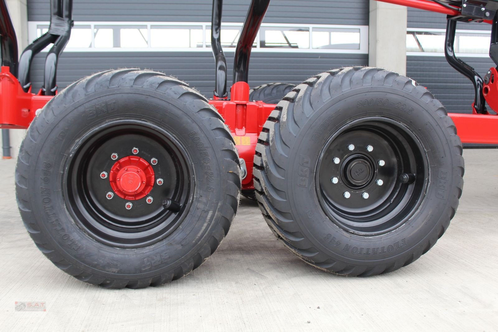 Rückewagen & Rückeanhänger del tipo Farmi Rückewagen 14,5 to. 9 m Kran-Radantrieb, Neumaschine In Eberschwang (Immagine 9)